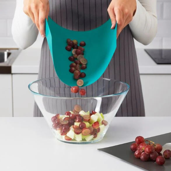 FINFÖRDELA Bendable chopping board, dark grey/dark turquoise